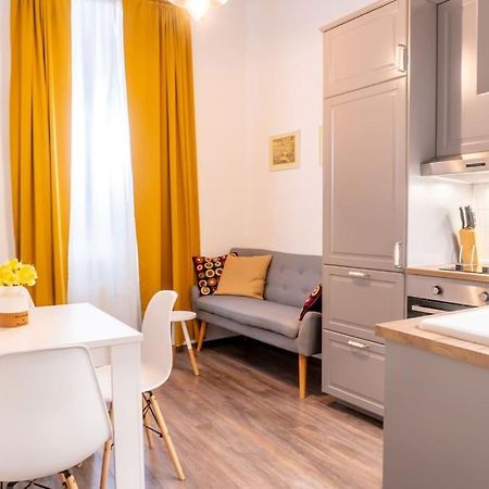 Central And Comfy 2Bdr Apartment Near Parliament 베오그라드 외부 사진