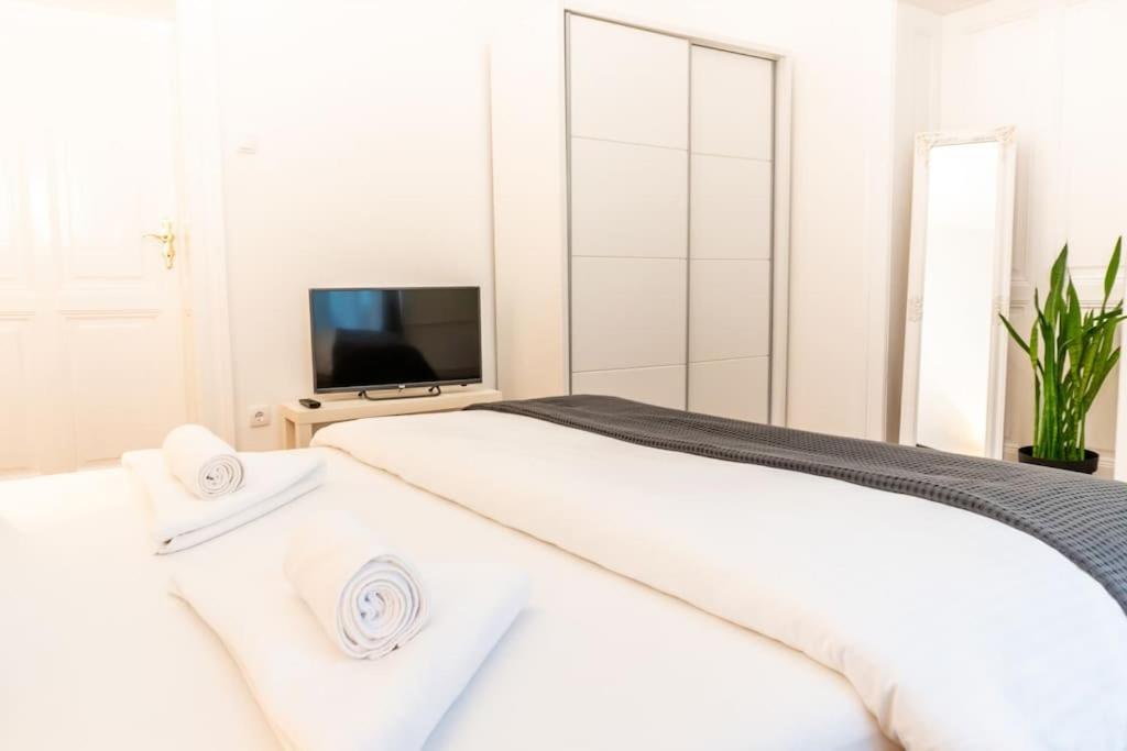 Central And Comfy 2Bdr Apartment Near Parliament 베오그라드 외부 사진