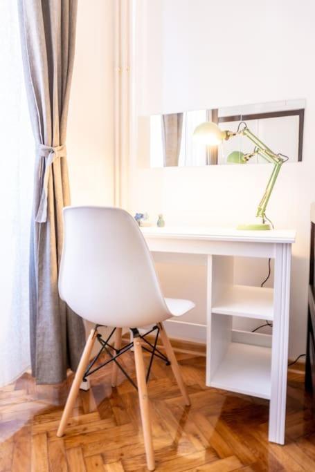 Central And Comfy 2Bdr Apartment Near Parliament 베오그라드 외부 사진