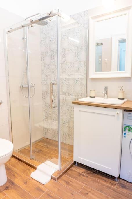 Central And Comfy 2Bdr Apartment Near Parliament 베오그라드 외부 사진