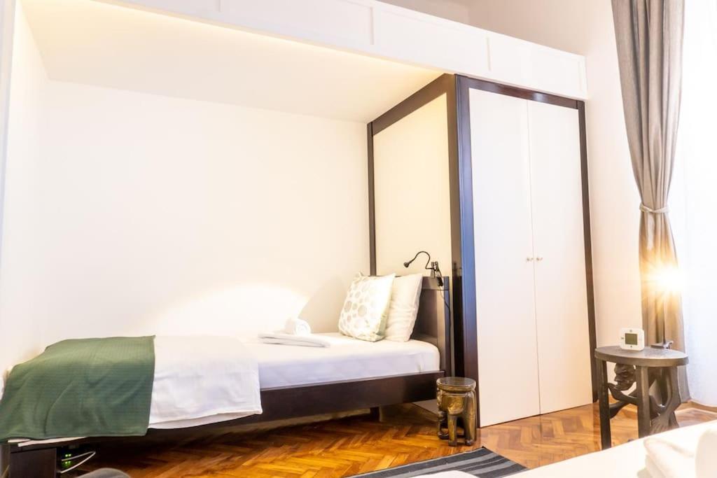 Central And Comfy 2Bdr Apartment Near Parliament 베오그라드 외부 사진