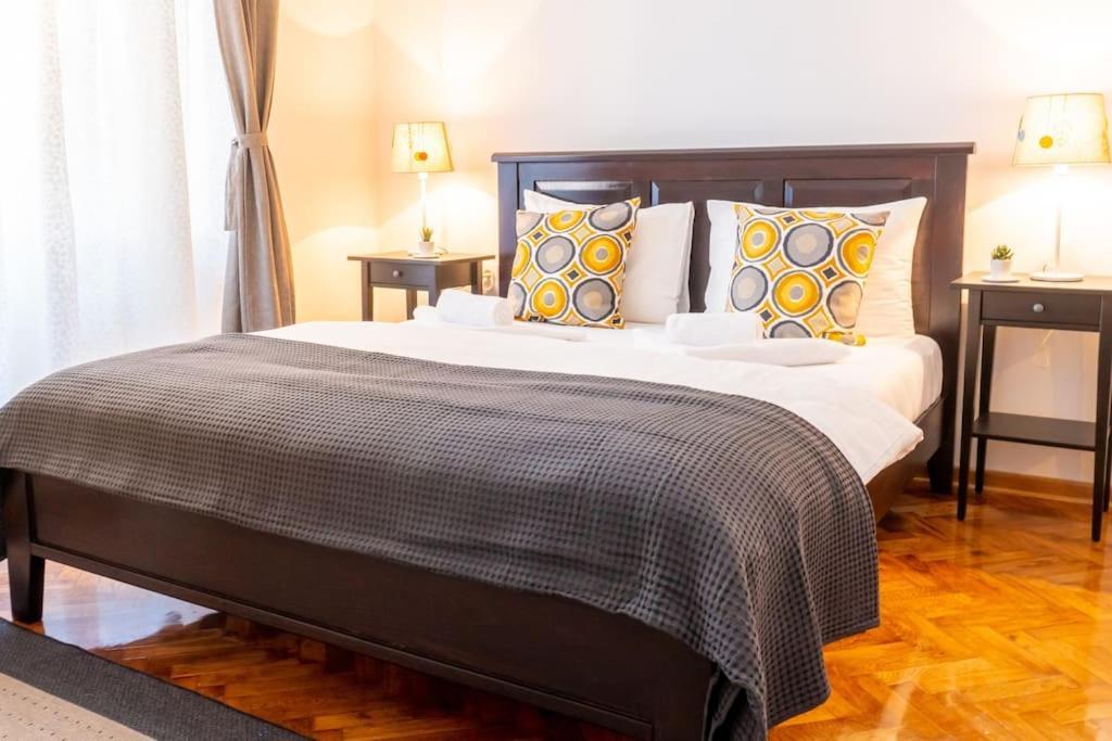 Central And Comfy 2Bdr Apartment Near Parliament 베오그라드 외부 사진